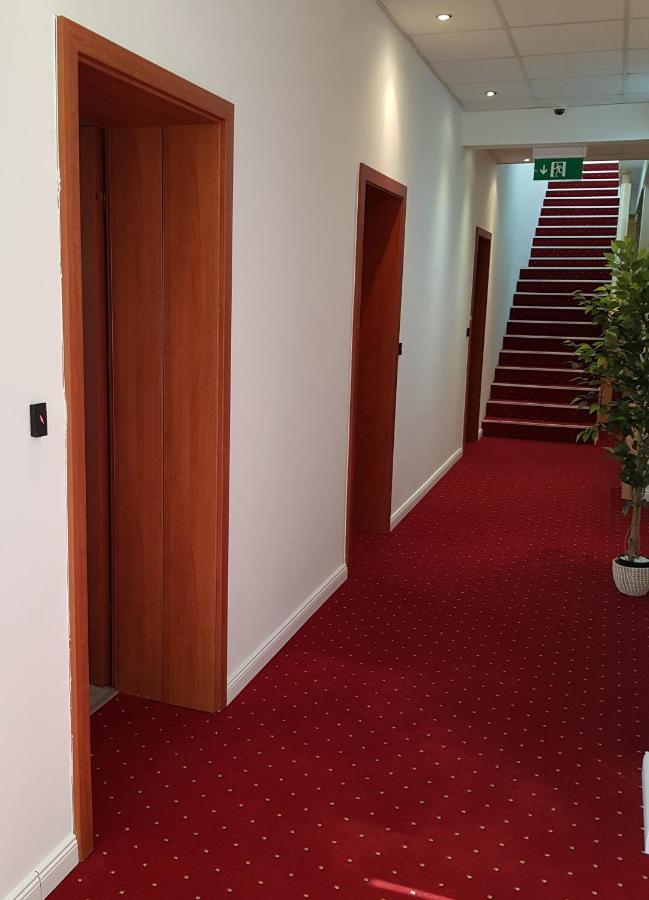 Astra Apartman Tatabanya Exterior photo